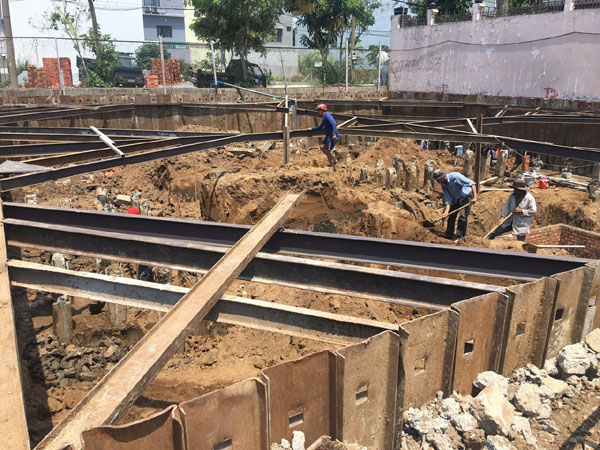 thi công ép cừ C chống sạc tầng hầm Hóc Môn
